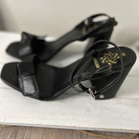 Sam & Libby Black Bow Heels - Picture 3 of 7